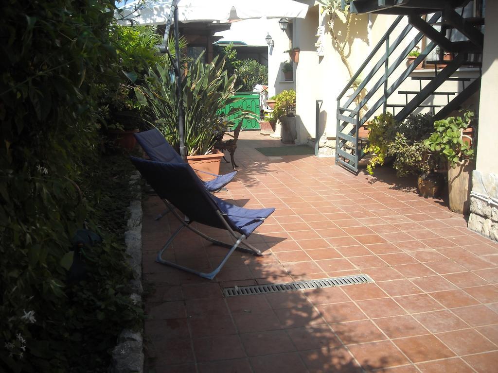 Apartment In A Villa A Монделло Номер фото