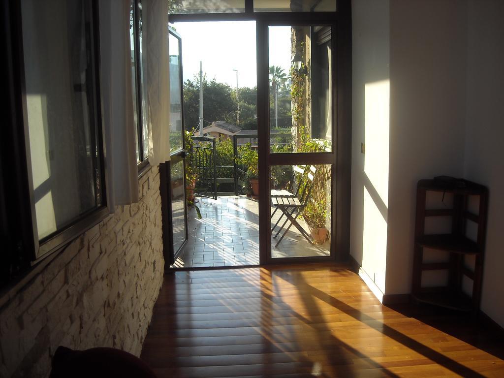 Apartment In A Villa A Монделло Номер фото